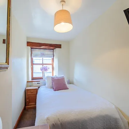 2 Bed In 79093 *